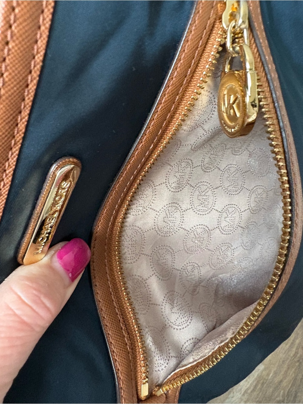 Michael Kors Kempton Crossbody Bag - Picture 7 of 13